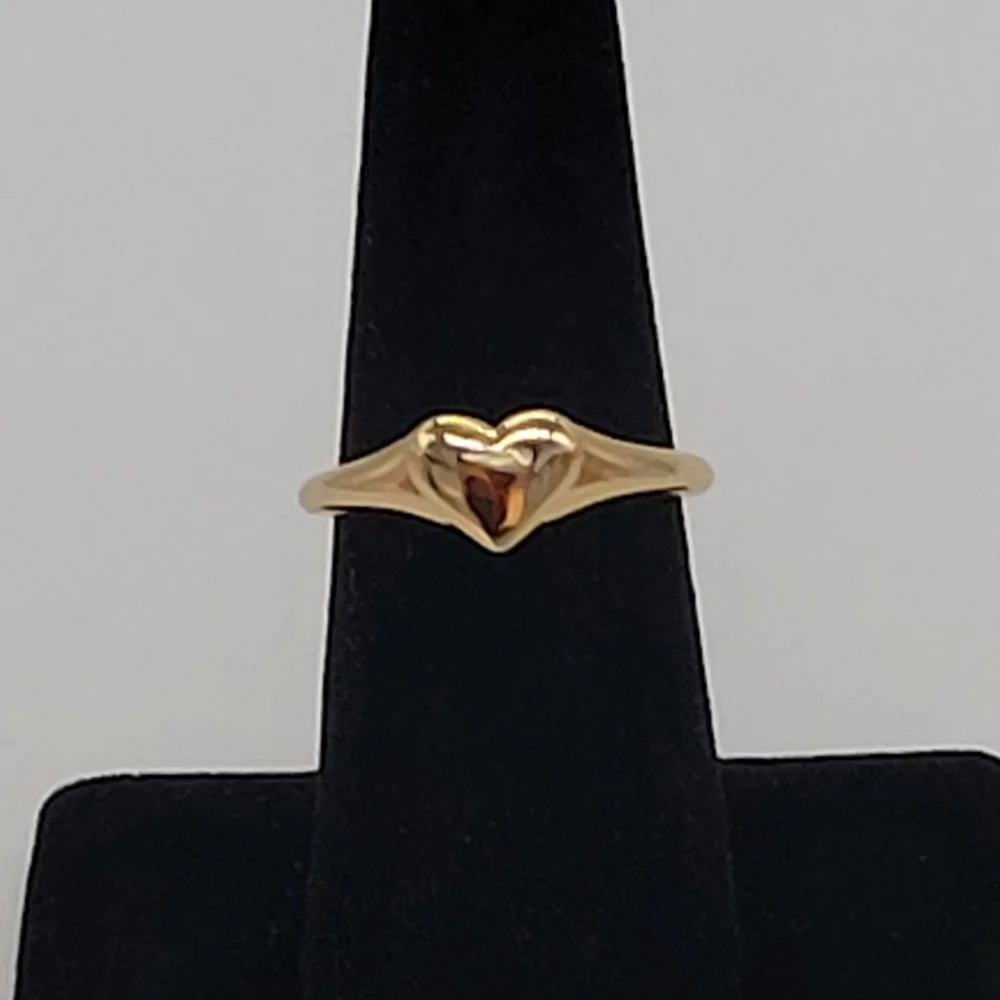Astrid and Miyu 18k Gold-plated Sterling Silver heart ring New - Picture 4 of 6